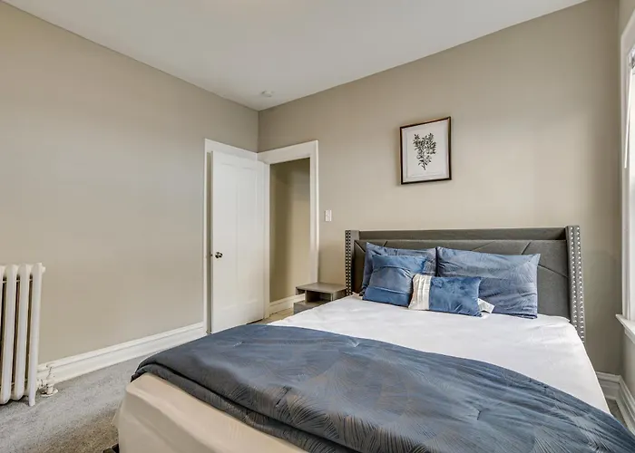 Walk To Devon Avenue & Warren Park: Apt! * Chicago