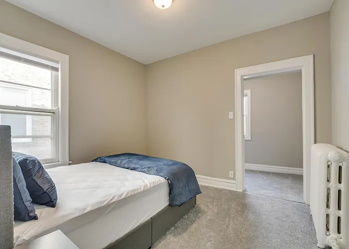 Walk To Devon Avenue & Warren Park: Apt! Apartment Chicago