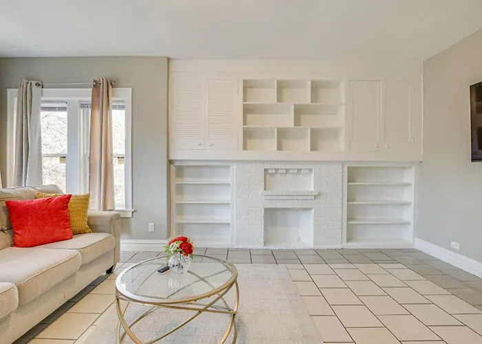 Apartment Walk To Devon Avenue & Warren Park: Apt! *