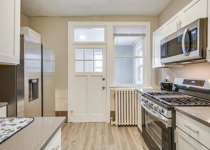 Walk To Devon Avenue & Warren Park: Apt! Apartment Chicago